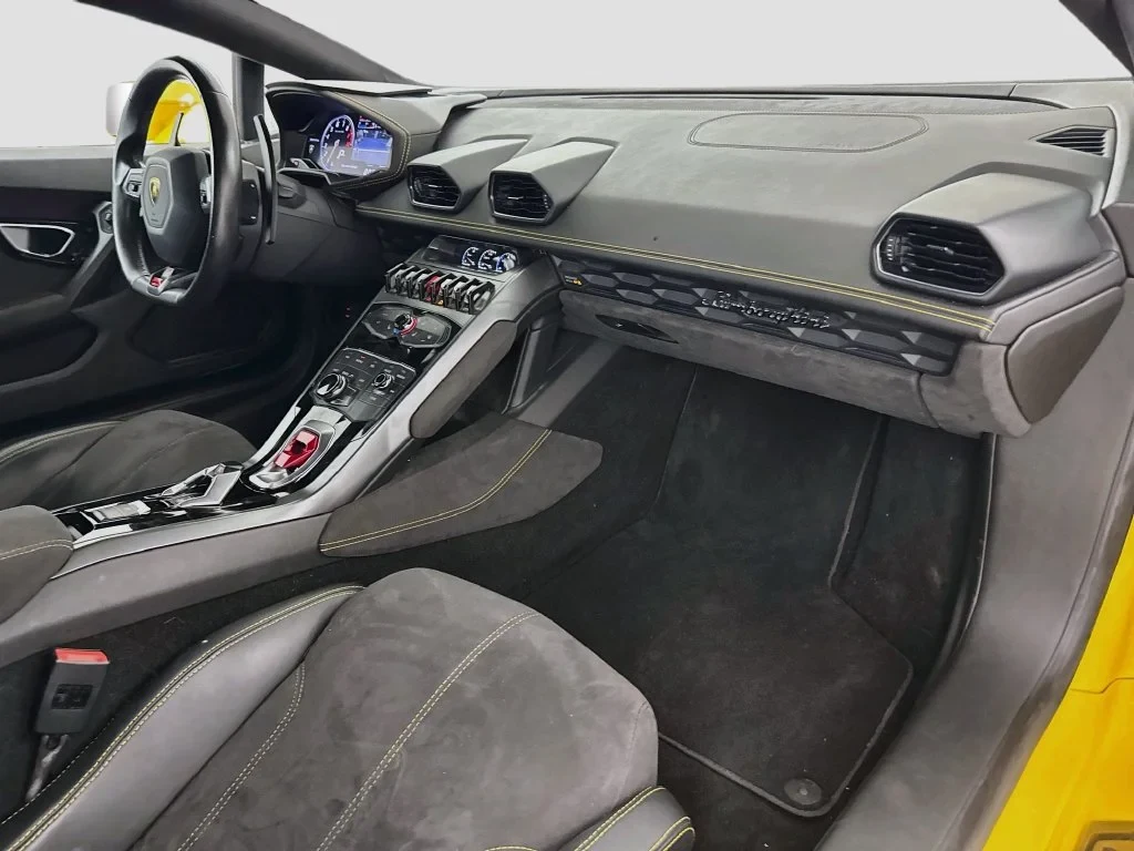 2017 Lamborghini Huracán LP 580-2 interior, Nero Ade