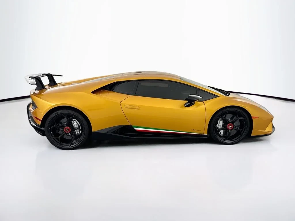 2018 Lamborghini Huracán Performante for sale, exterior, Gold