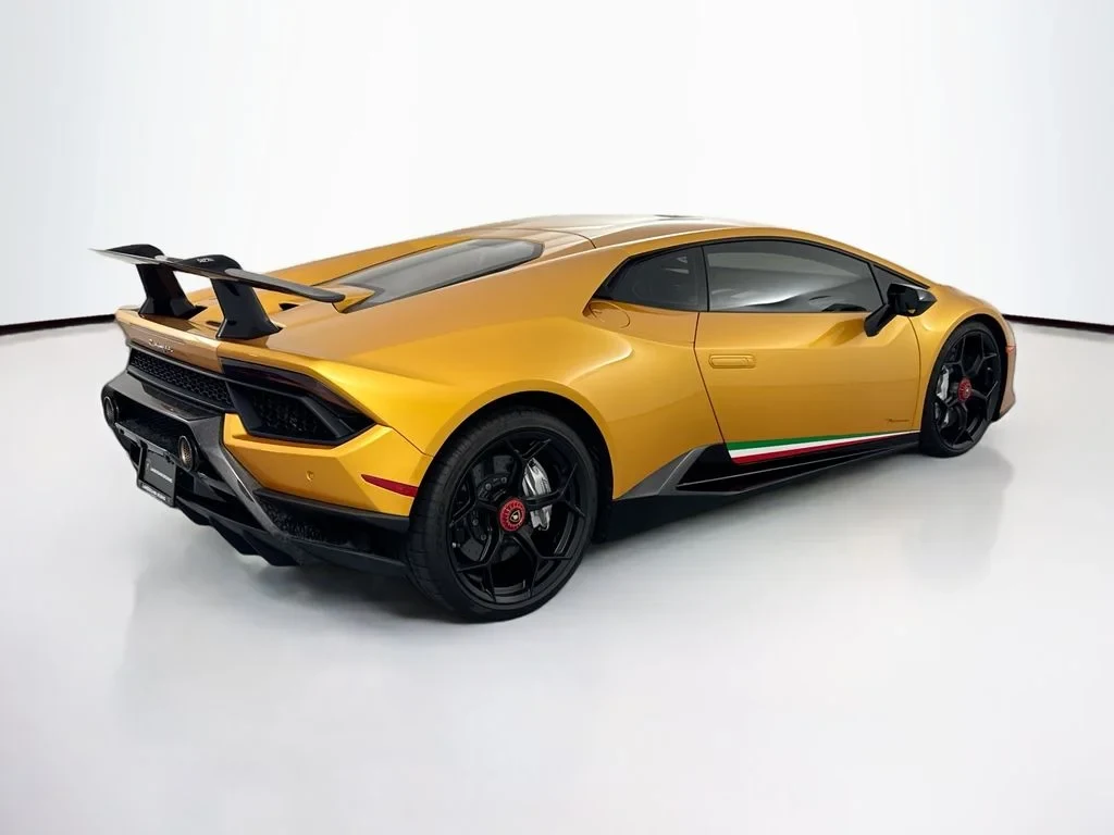 2018 Lamborghini Huracán Performante for sale, exterior, Gold