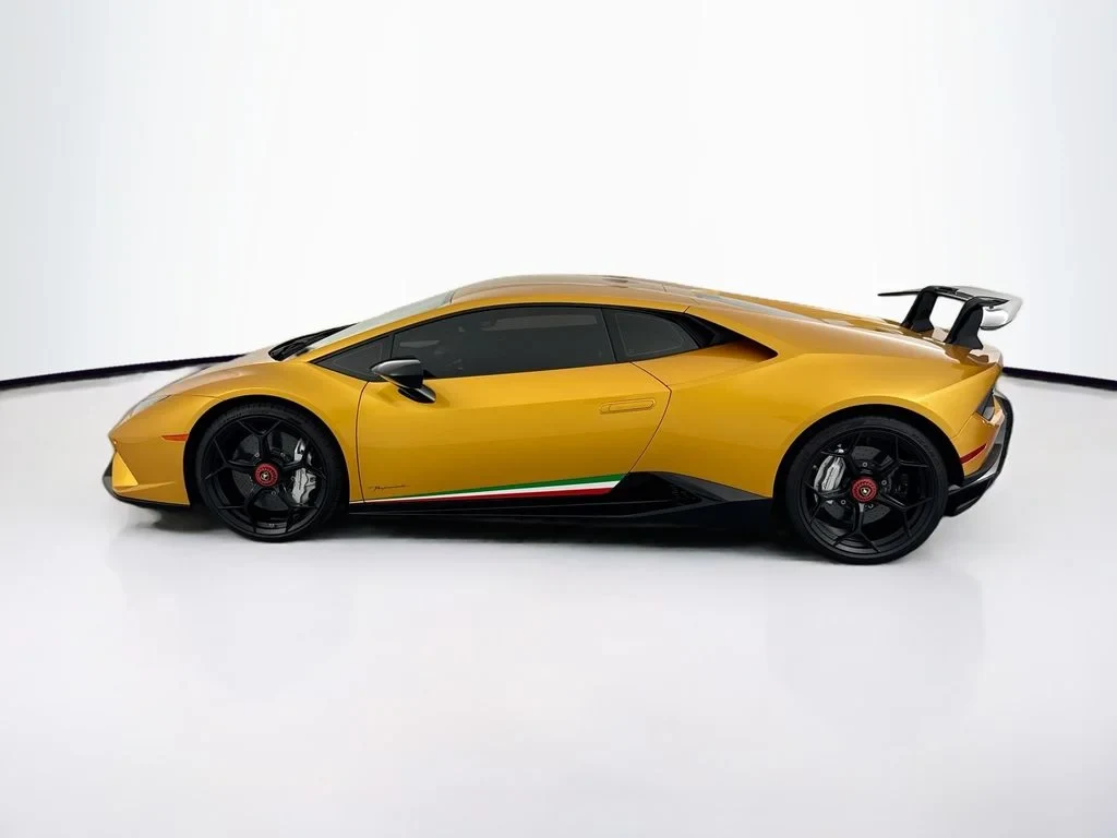 2018 Lamborghini Huracán Performante for sale, exterior, Gold