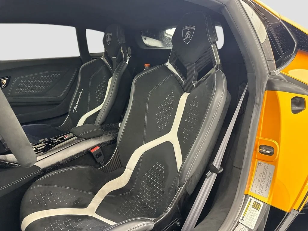 2018 Lamborghini Huracán Performante interior, seats, Nero Ade