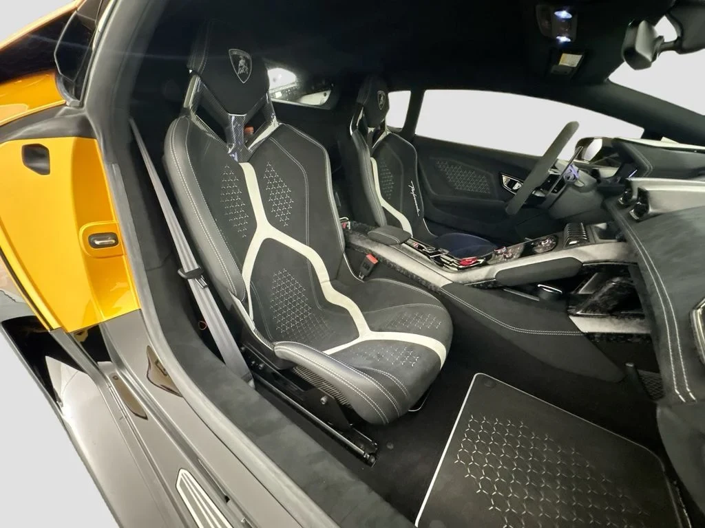 2018 Lamborghini Huracán Performante interior, seats, Nero Ade