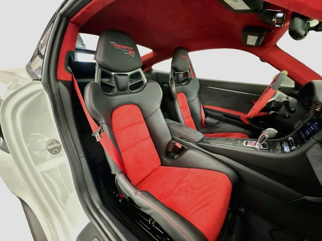 2018 Porsche 911 GT2 RS interior, seats, Black, with red accents
