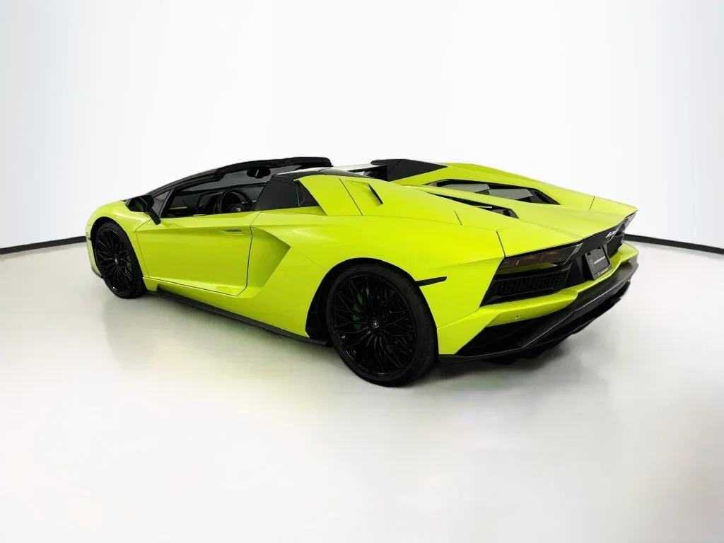 2019 Lamborghini Aventador S Roadster for sale, exterior, Green