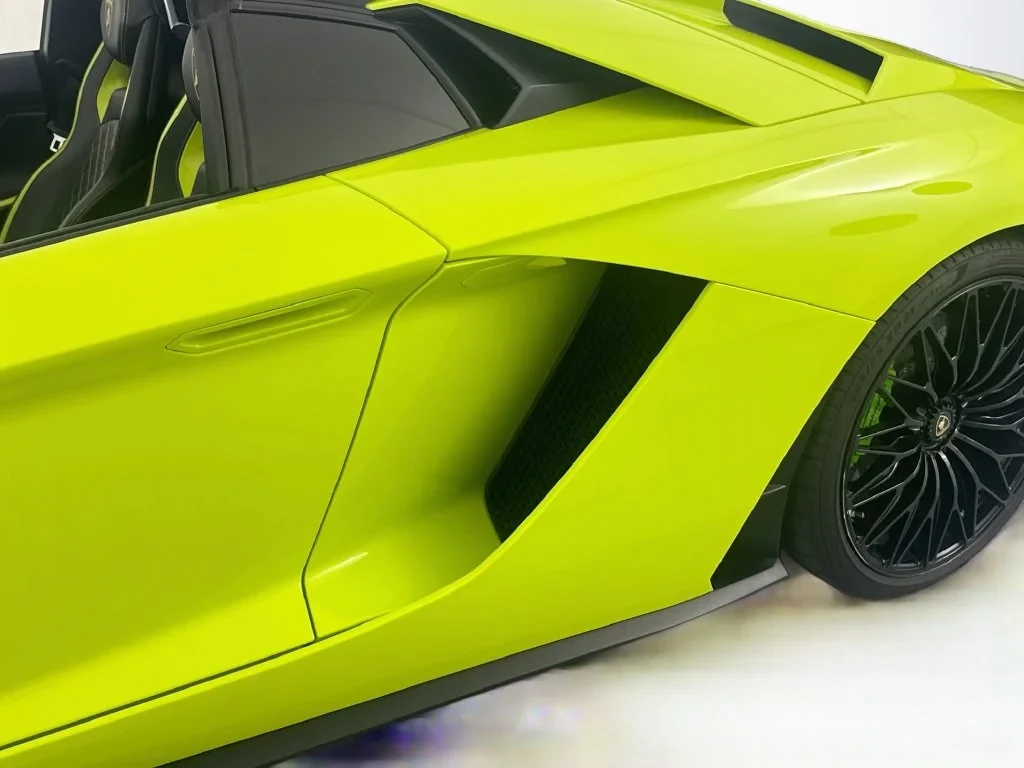 2019 Lamborghini Aventador S Roadster for sale, exterior, Green