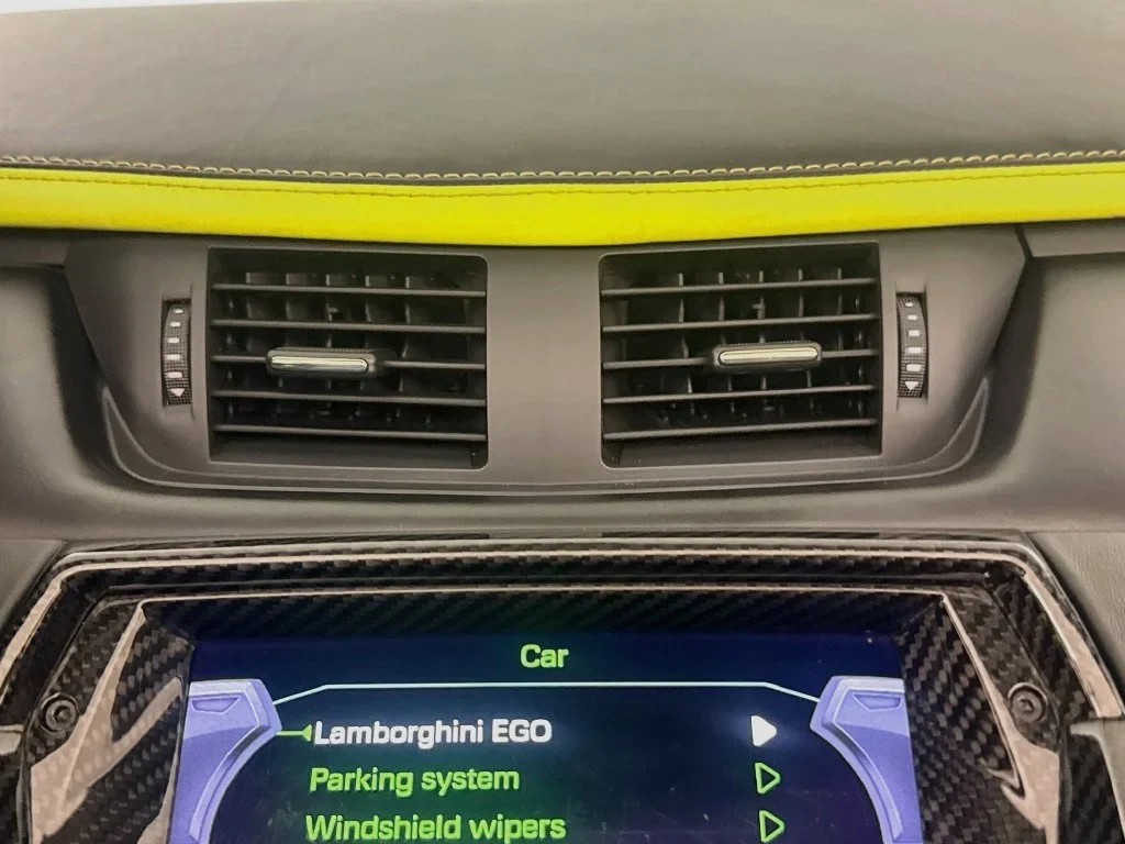 2019 Lamborghini Aventador S Roadster, detail