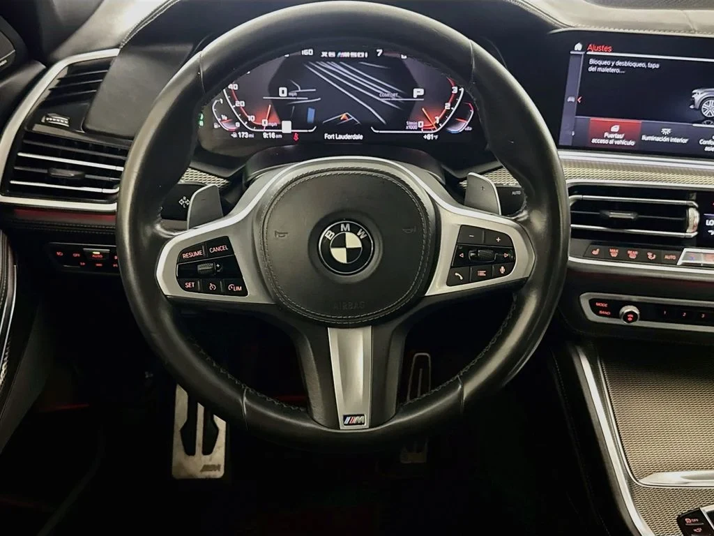 2020 BMW X6 M50i interior, Black