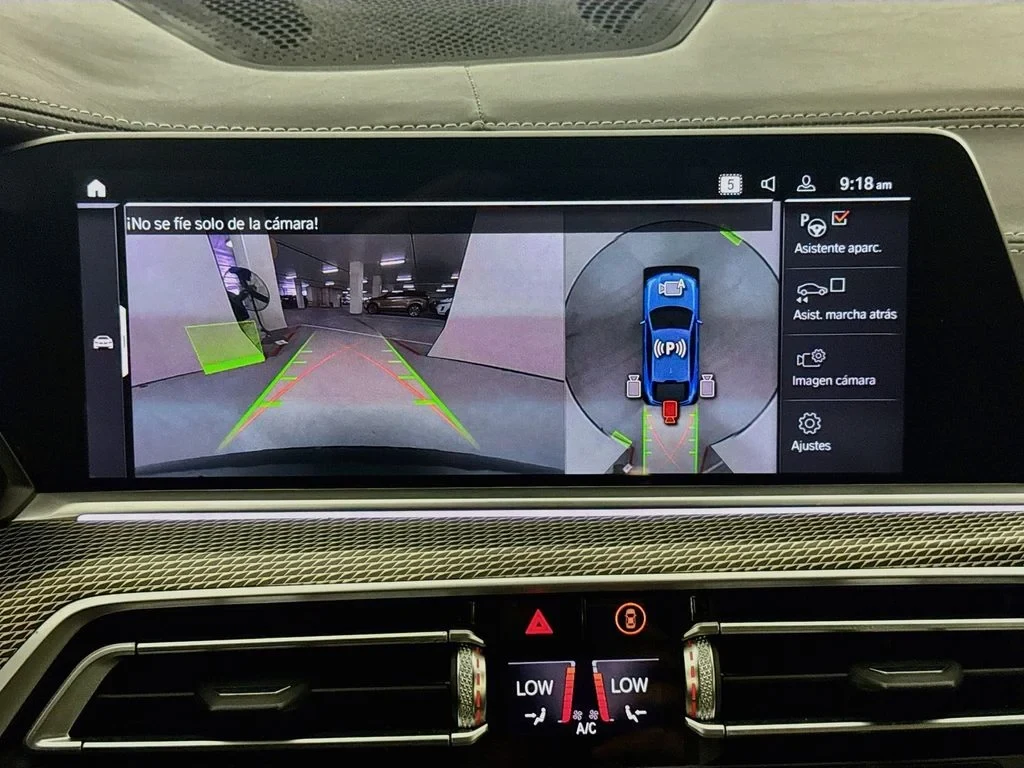 2020 BMW X6 M50i interior, Black