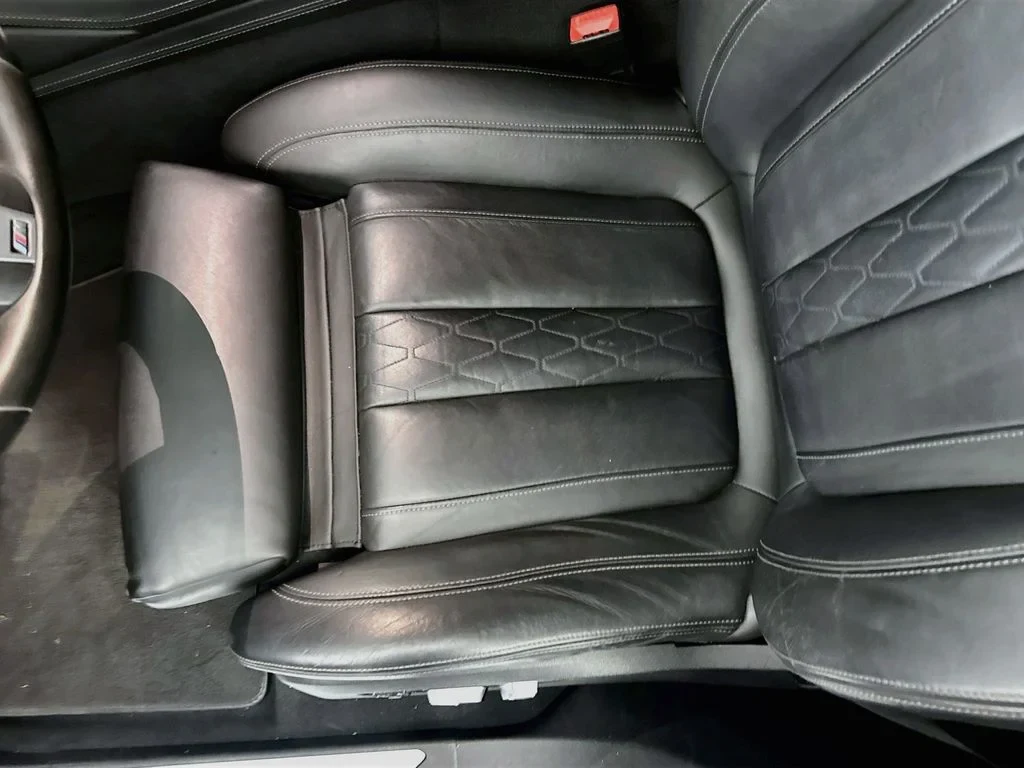 2020 BMW X6 M50i interior, seats, Black