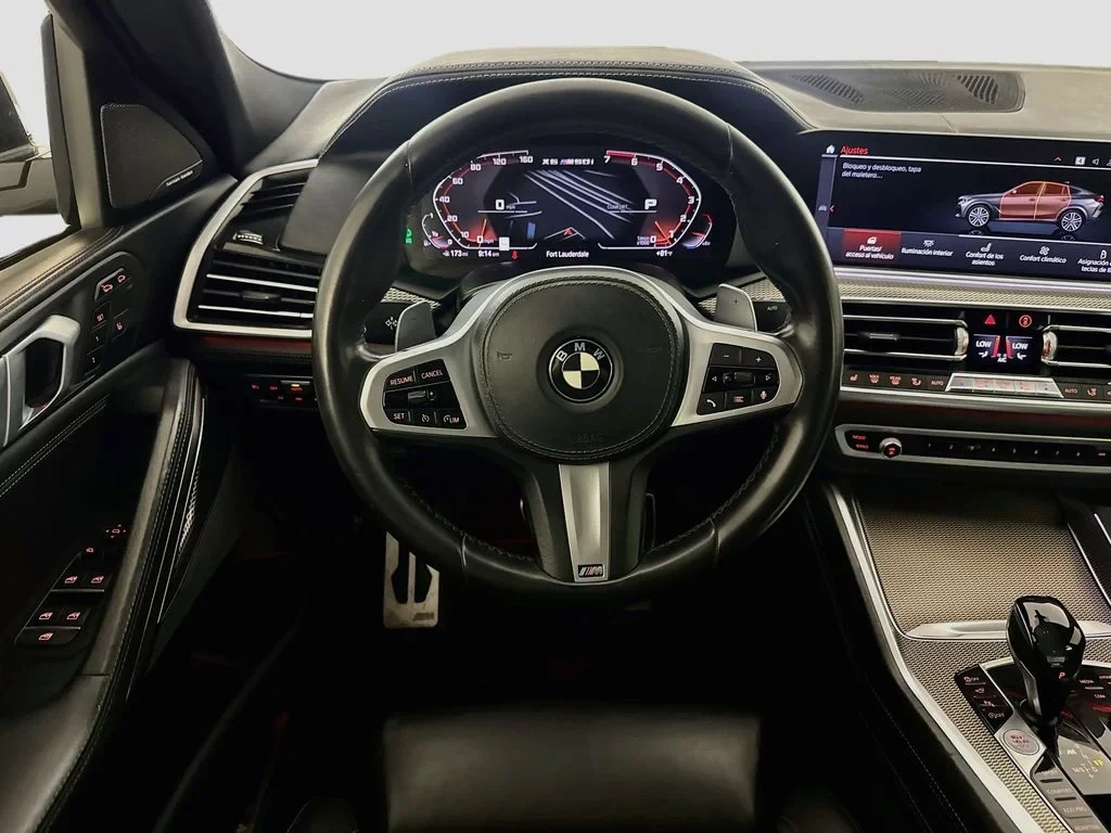2020 BMW X6 M50i interior, Black