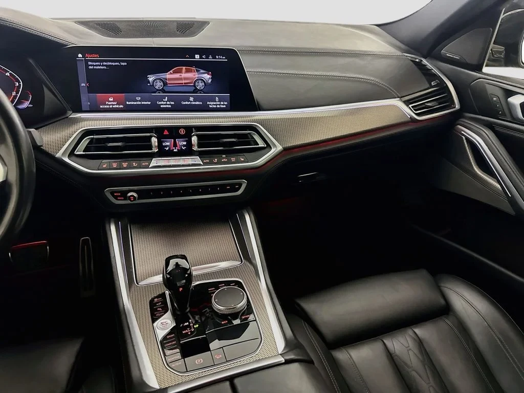2020 BMW X6 M50i interior, Black