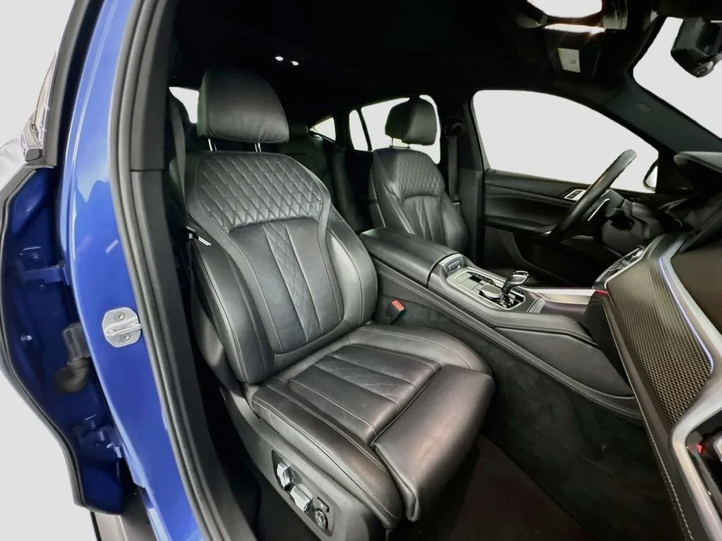 2020 BMW X6 M50i interior, seats, Black