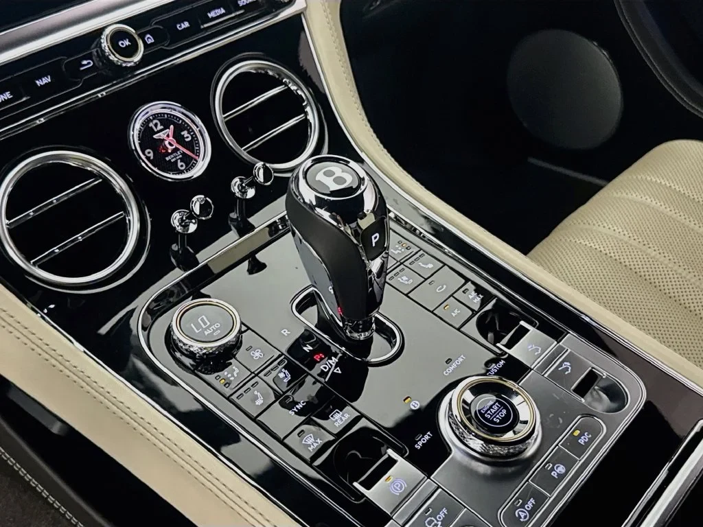 2021 Bentley Continental GT W12 interior, center console