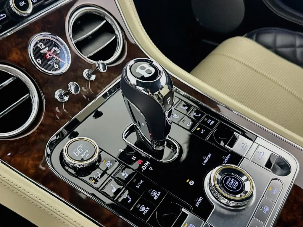 2022 Bentley Continental GT V8 Convertible interior, center console