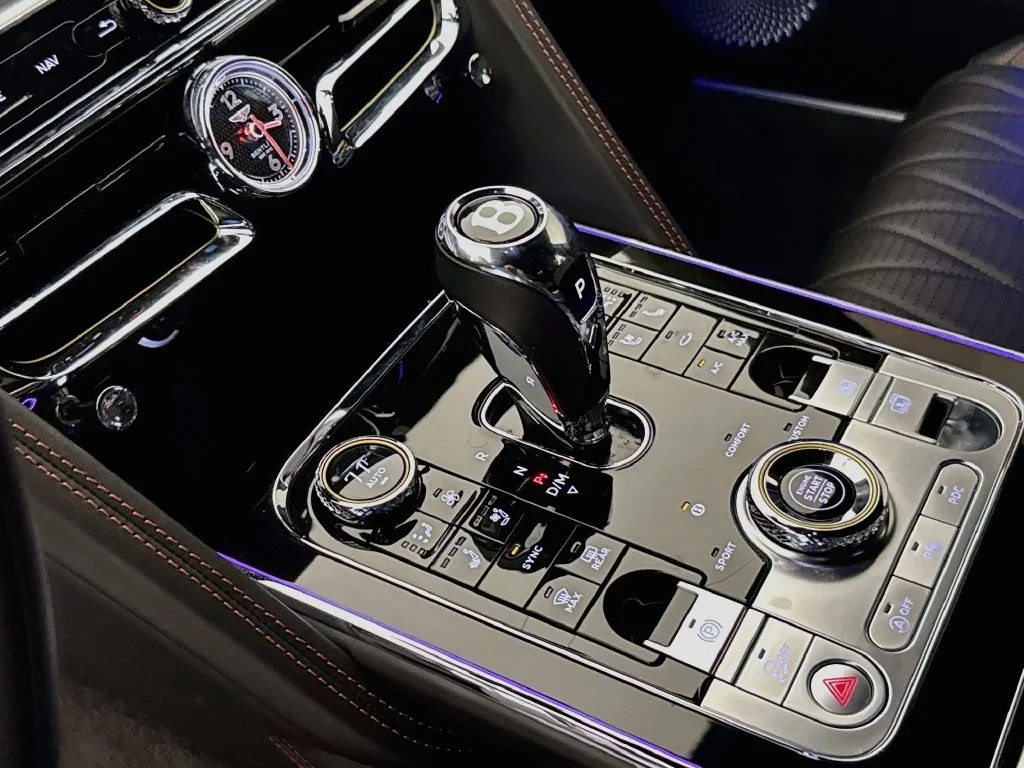 2022 Bentley Flying Spur V8 interior, center console, Beluga
