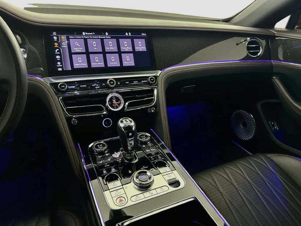 2022 Bentley Flying Spur V8 interior, dashboard, Beluga