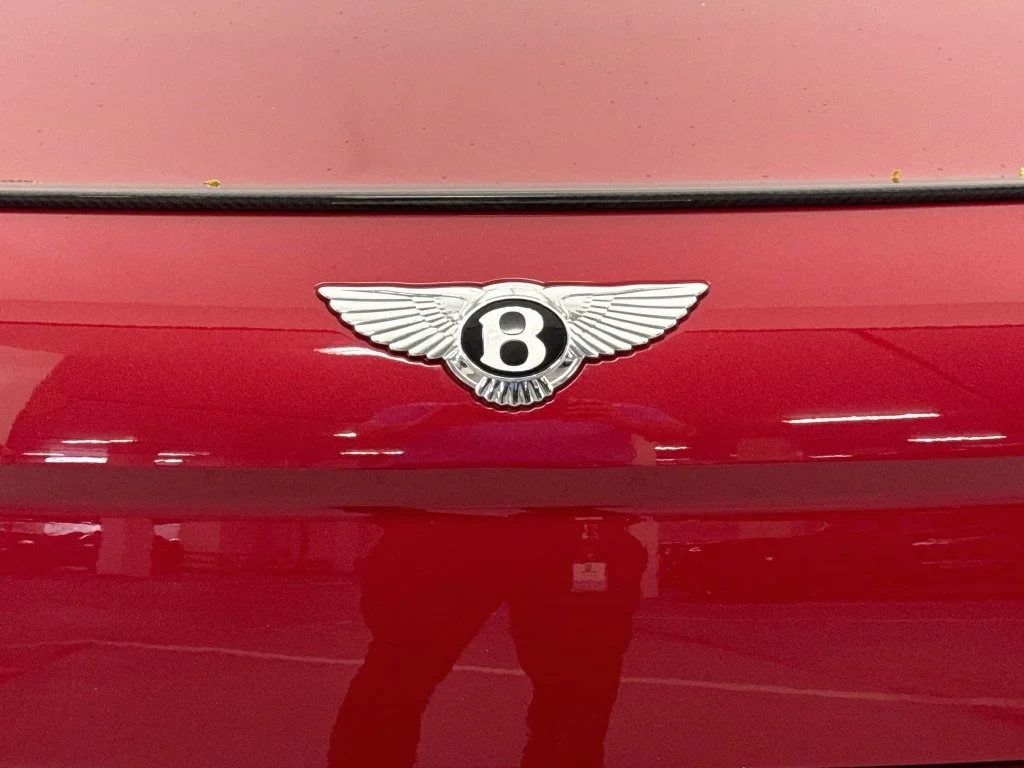 2022 Bentley Flying Spur V8, detail