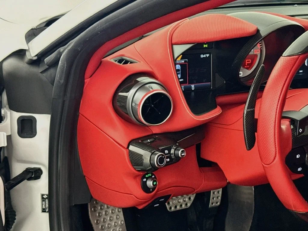 2022 Ferrari 812 GTS interior, Rosso Ferrari