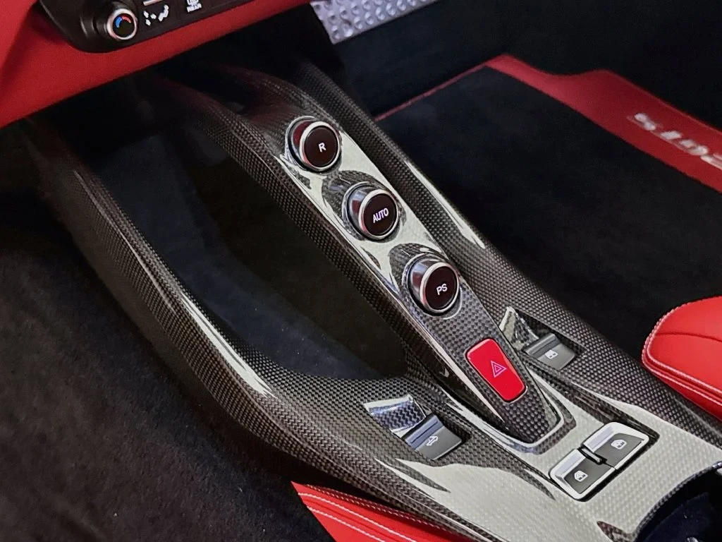 2022 Ferrari 812 GTS interior, Rosso Ferrari