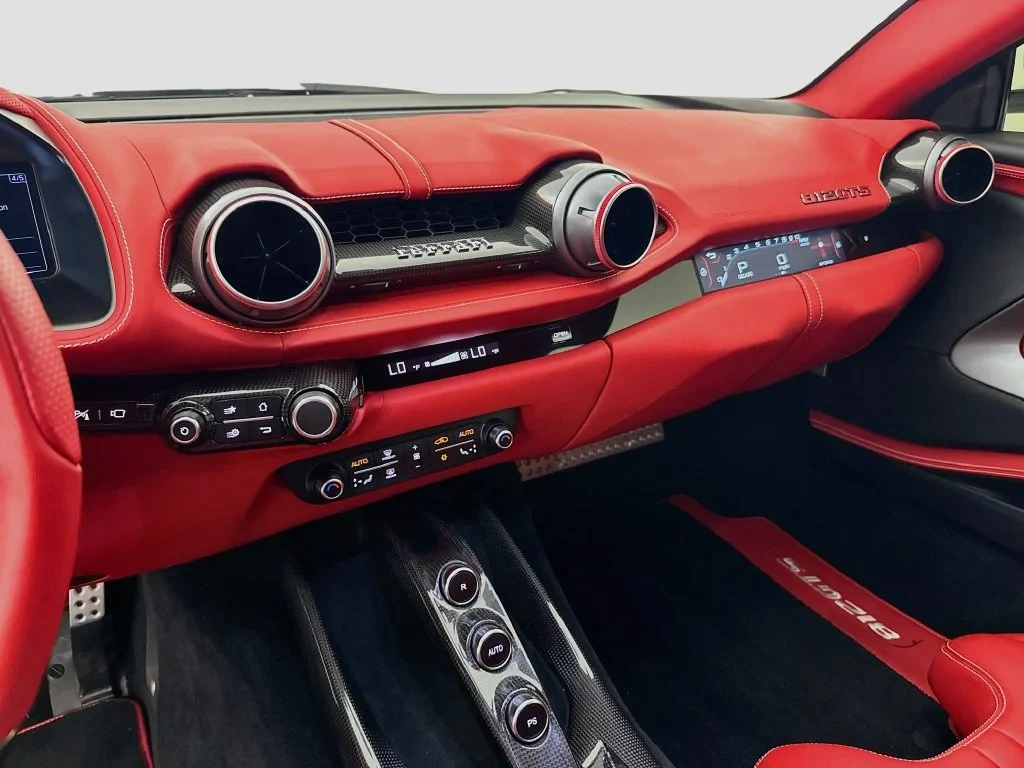 2022 Ferrari 812 GTS interior, Rosso Ferrari