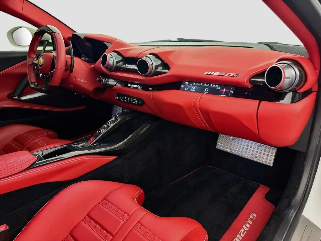 2022 Ferrari 812 GTS interior, Rosso Ferrari