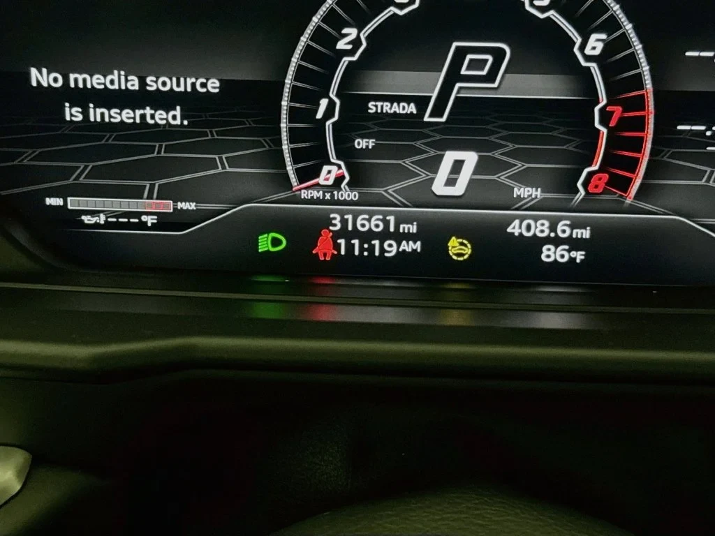 2022 Lamborghini Urus interior, Nero Ade