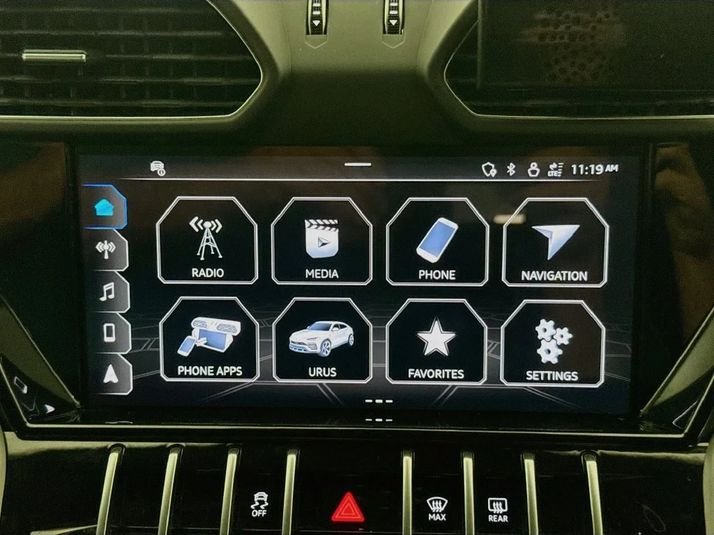 2022 Lamborghini Urus interior, Nero Ade