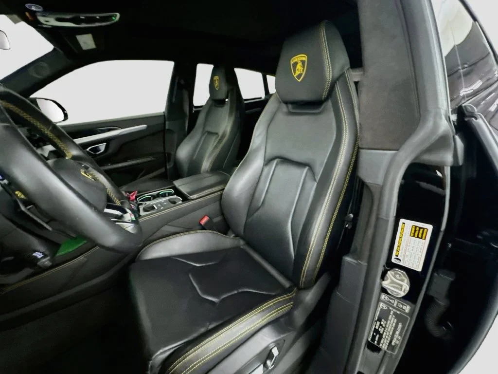 2022 Lamborghini Urus interior, seats, Nero Ade