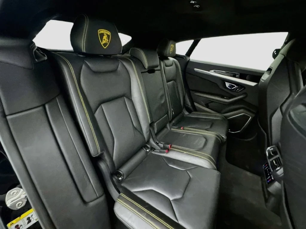2022 Lamborghini Urus interior, seats, Nero Ade