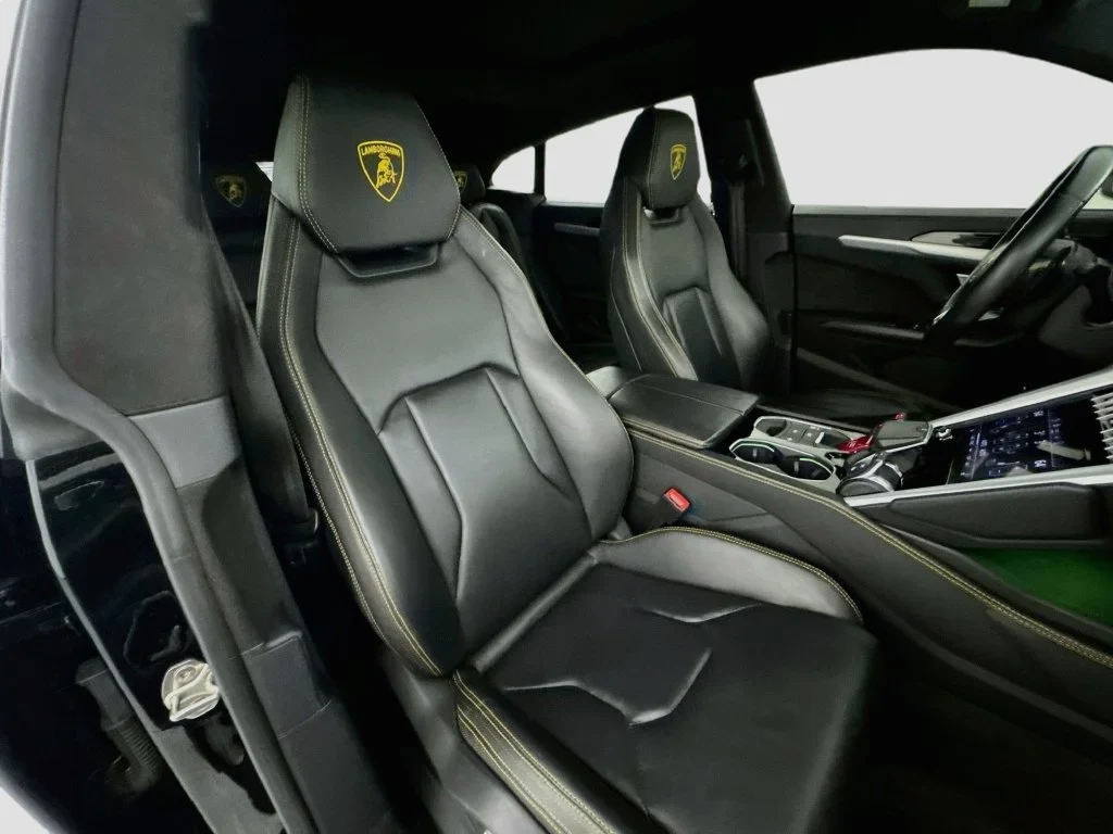 2022 Lamborghini Urus interior, seats, Nero Ade