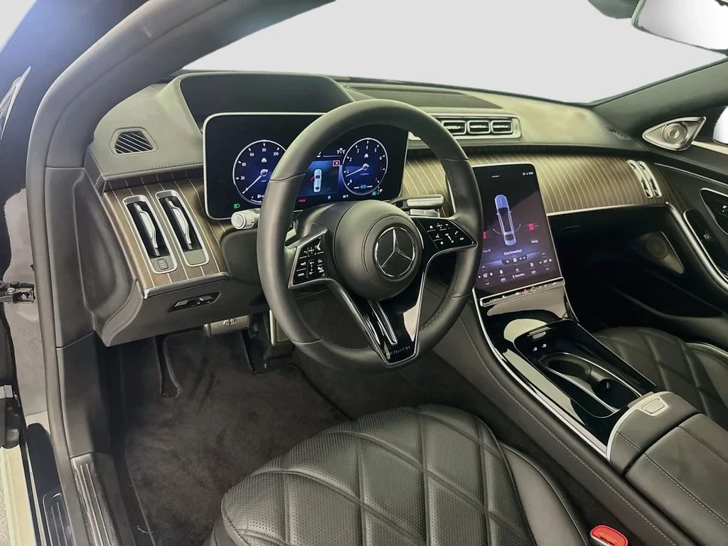 2022 Mercedes-Maybach S 580 interior, dashboard, Black Exclusive Nappa