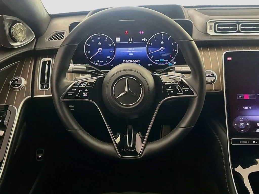 2022 Mercedes-Maybach S 580 interior, dashboard, Black Exclusive Nappa