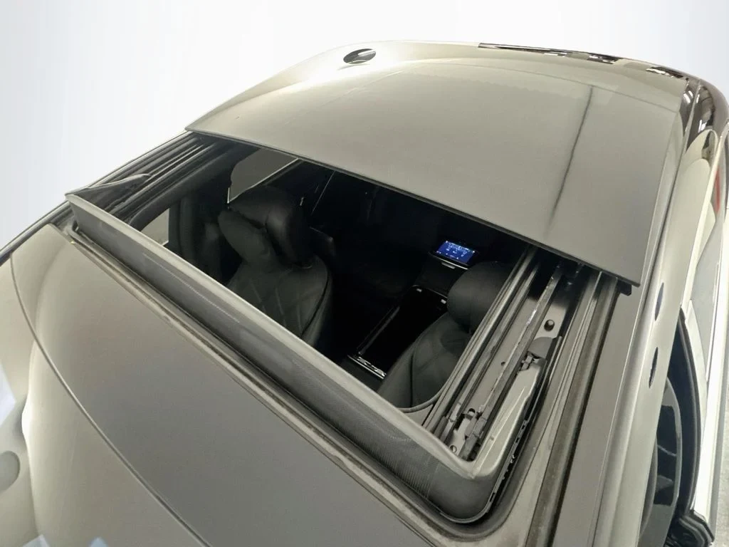 2022 Mercedes-Maybach S 580 for sale, exterior, White and black