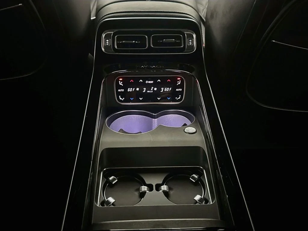 2022 Mercedes-Maybach S 580 interior, center console, Black Exclusive Nappa