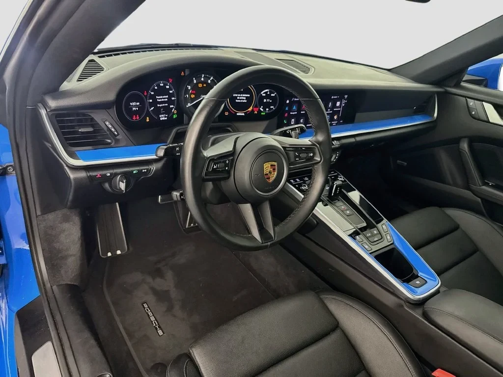 2022 Porsche 911 Carrera interior, dashboard, Black