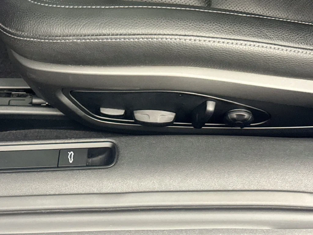 2022 Porsche 911 Carrera interior, door panel, Black