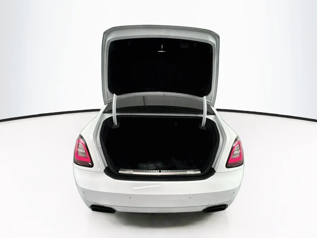 2022 Rolls-Royce Ghost trunk