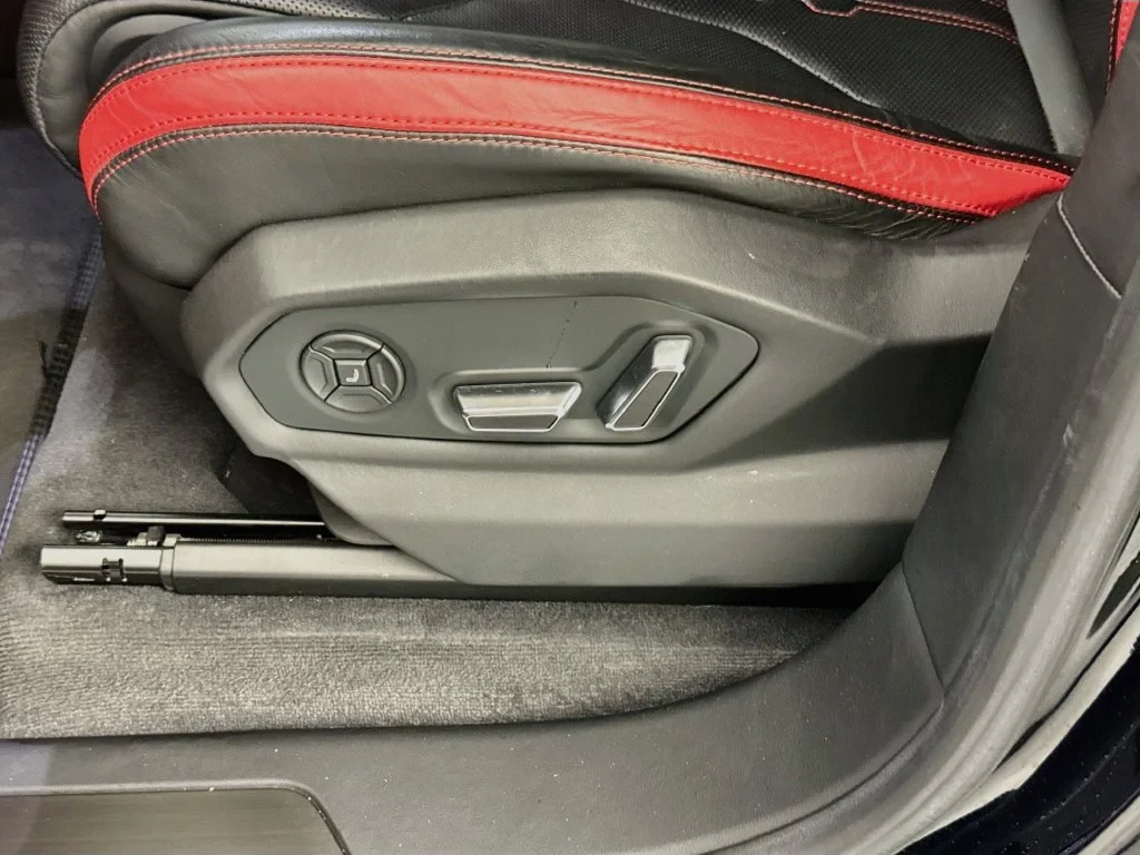 2023 Lamborghini Urus S interior, door panel, Nero Ade, with red accents