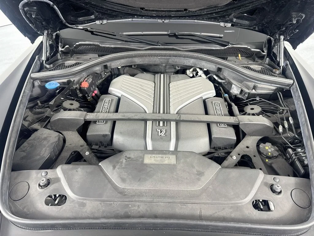 2023 Rolls-Royce Cullinan engine