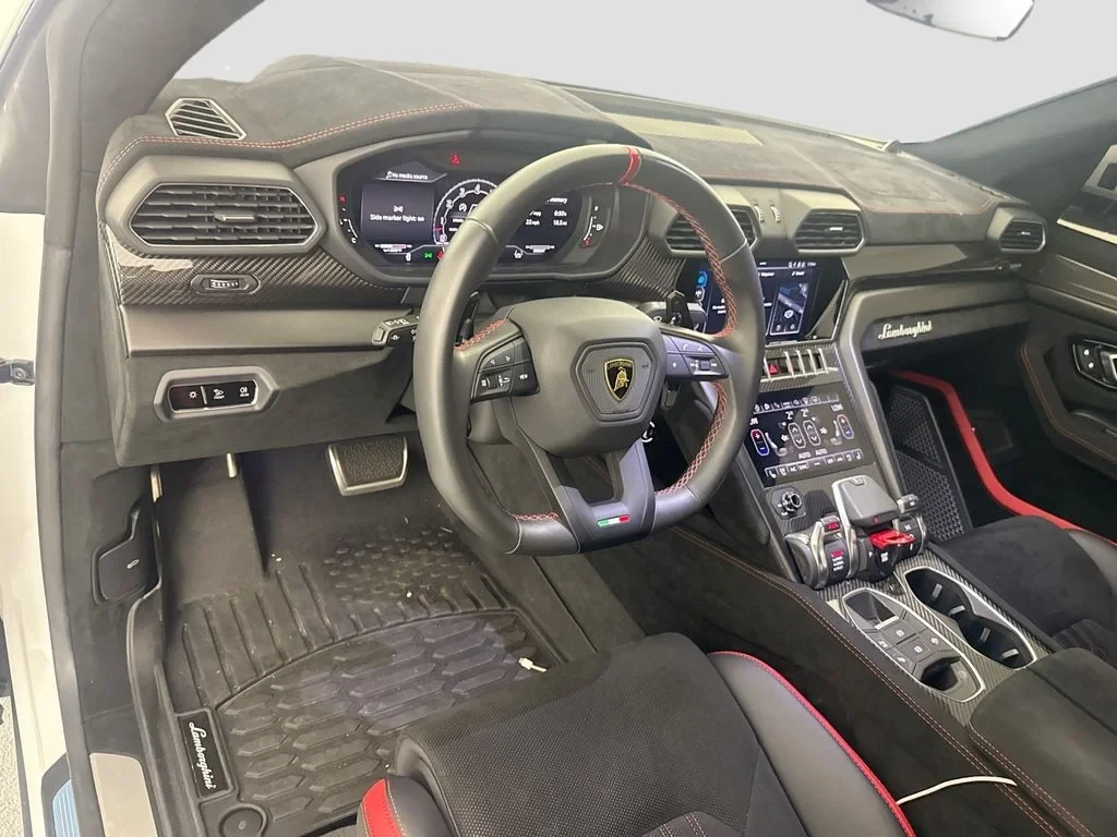 2024 Lamborghini Urus Performante interior, dashboard