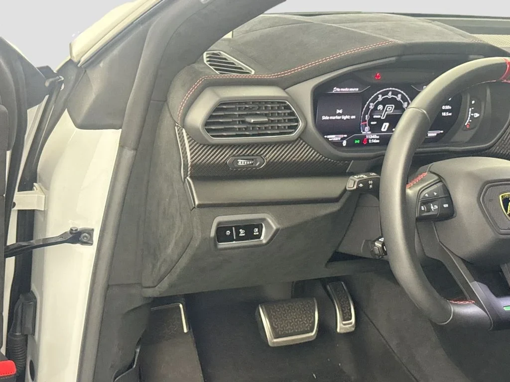 2024 Lamborghini Urus Performante interior, door panel