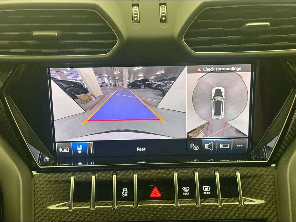2024 Lamborghini Urus Performante interior