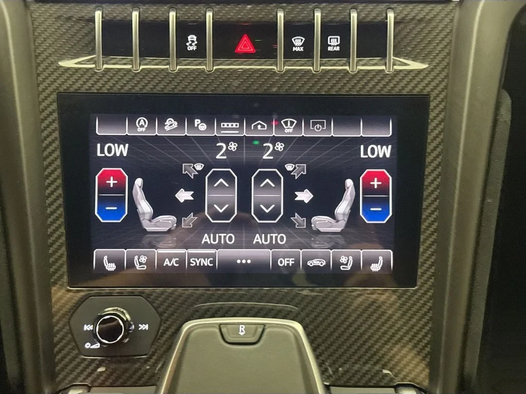 2024 Lamborghini Urus Performante interior