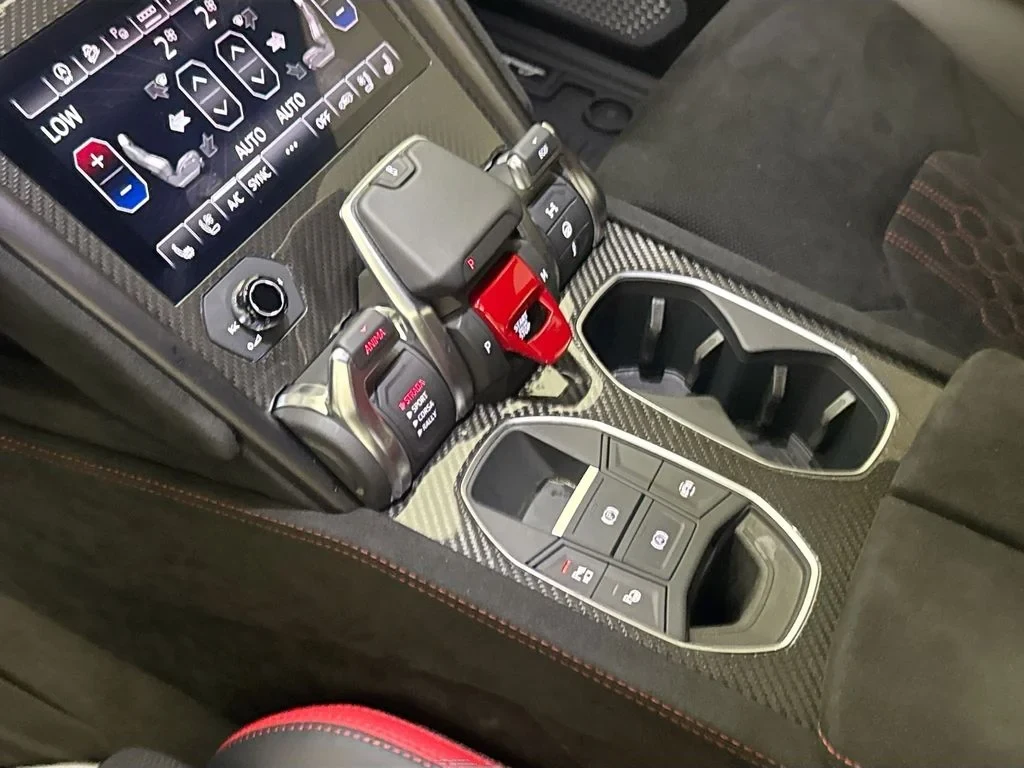 2024 Lamborghini Urus Performante interior, center console
