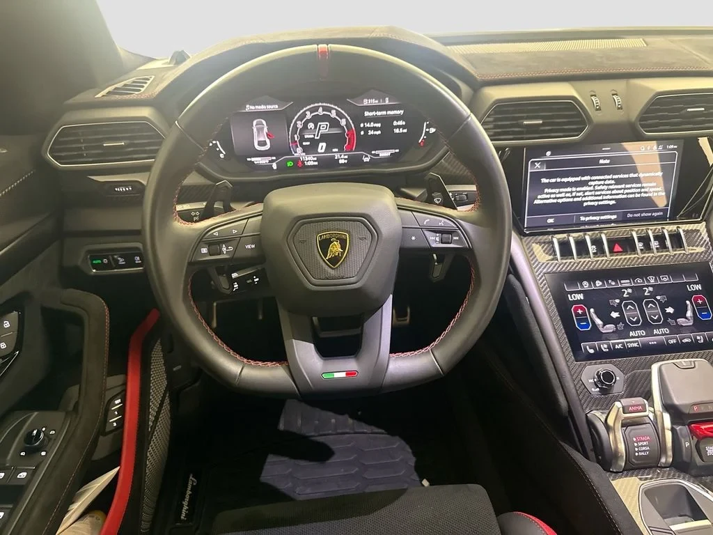 2024 Lamborghini Urus Performante interior, dashboard
