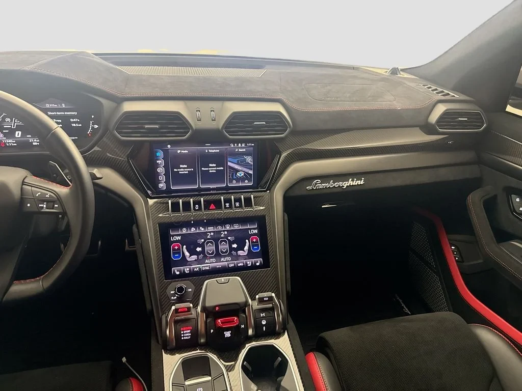 2024 Lamborghini Urus Performante interior, dashboard