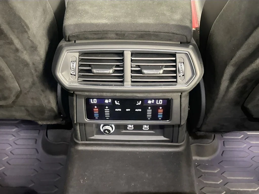 2024 Lamborghini Urus Performante interior