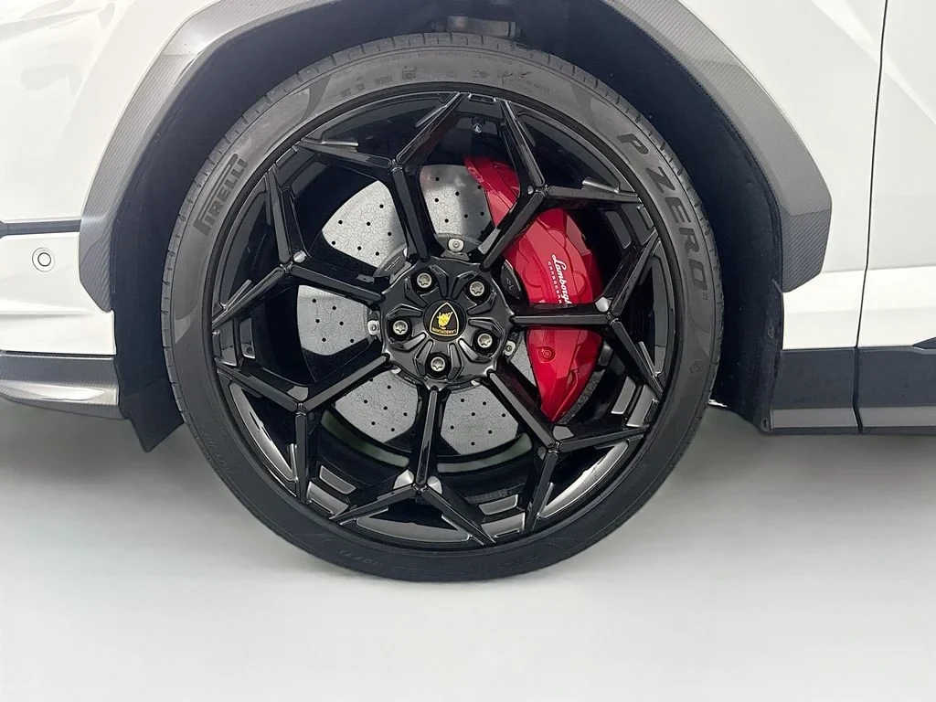 2024 Lamborghini Urus Performante wheel