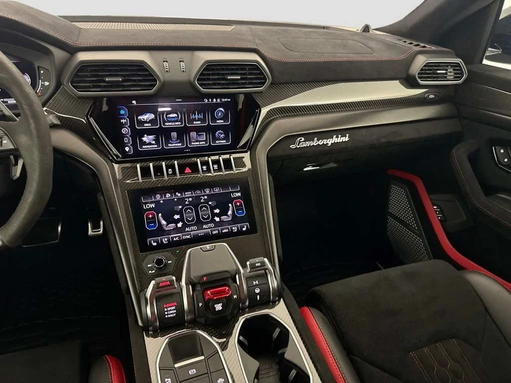 2024 Lamborghini Urus Performante interior, dashboard, Nero Ade Alcantara