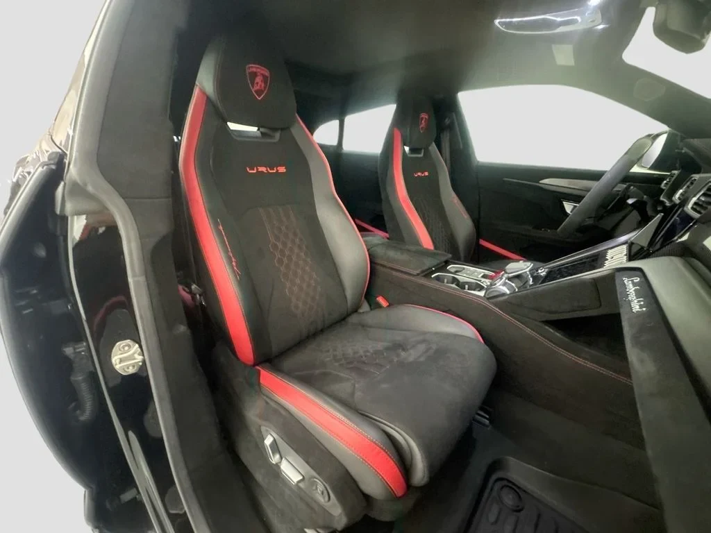 2024 Lamborghini Urus Performante interior, seats, Nero Ade Alcantara